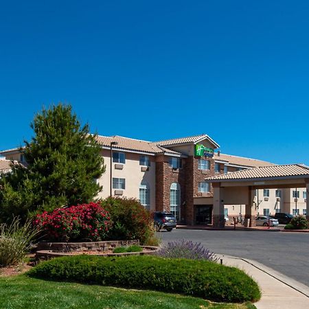Holiday Inn Express Hotel & Suites Farmington By Ihg Екстериор снимка