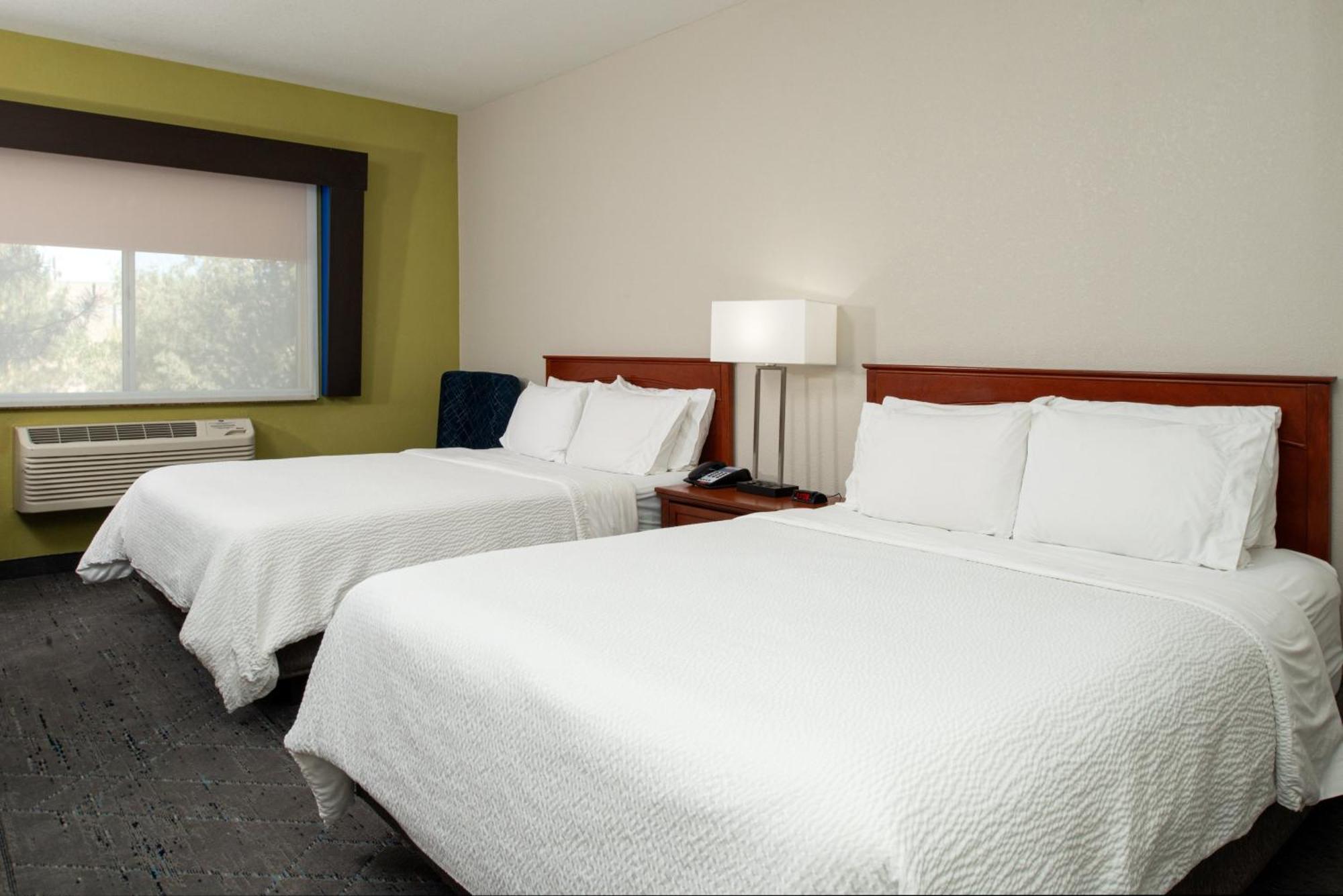 Holiday Inn Express Hotel & Suites Farmington By Ihg Екстериор снимка