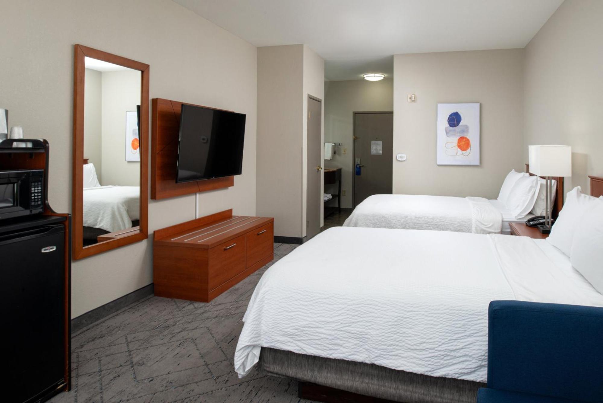 Holiday Inn Express Hotel & Suites Farmington By Ihg Екстериор снимка