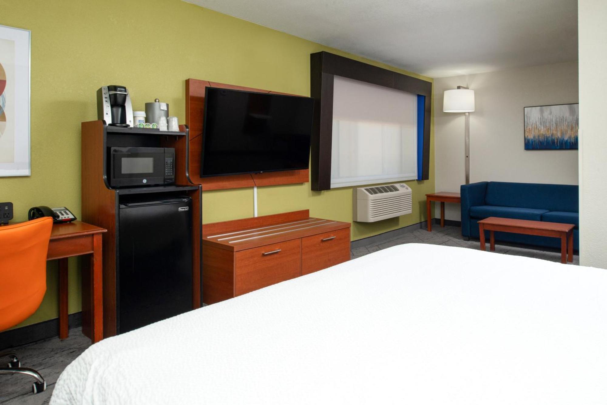 Holiday Inn Express Hotel & Suites Farmington By Ihg Екстериор снимка