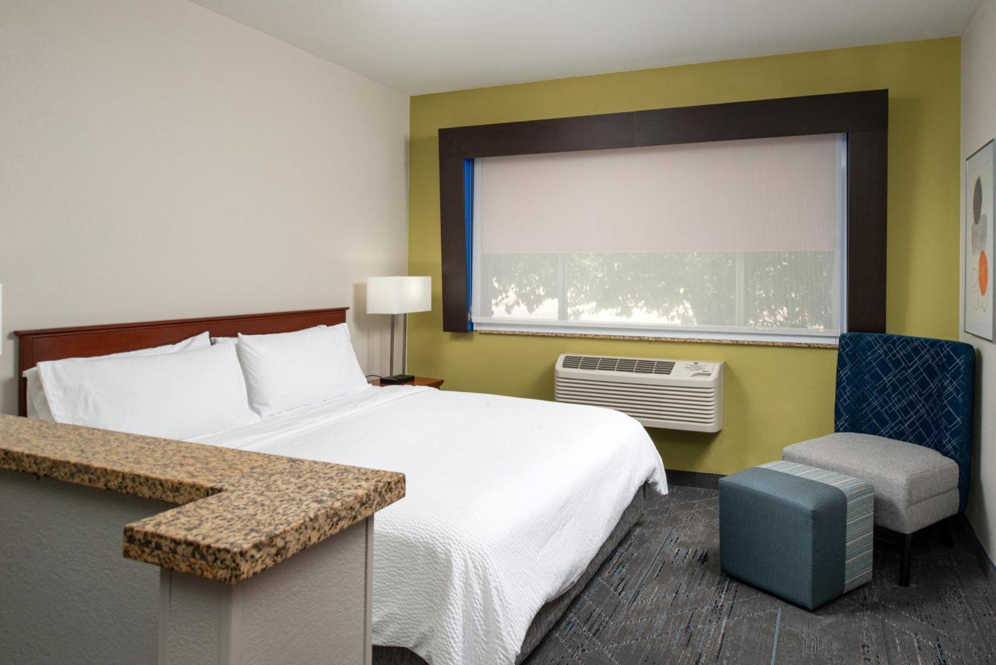 Holiday Inn Express Hotel & Suites Farmington By Ihg Екстериор снимка