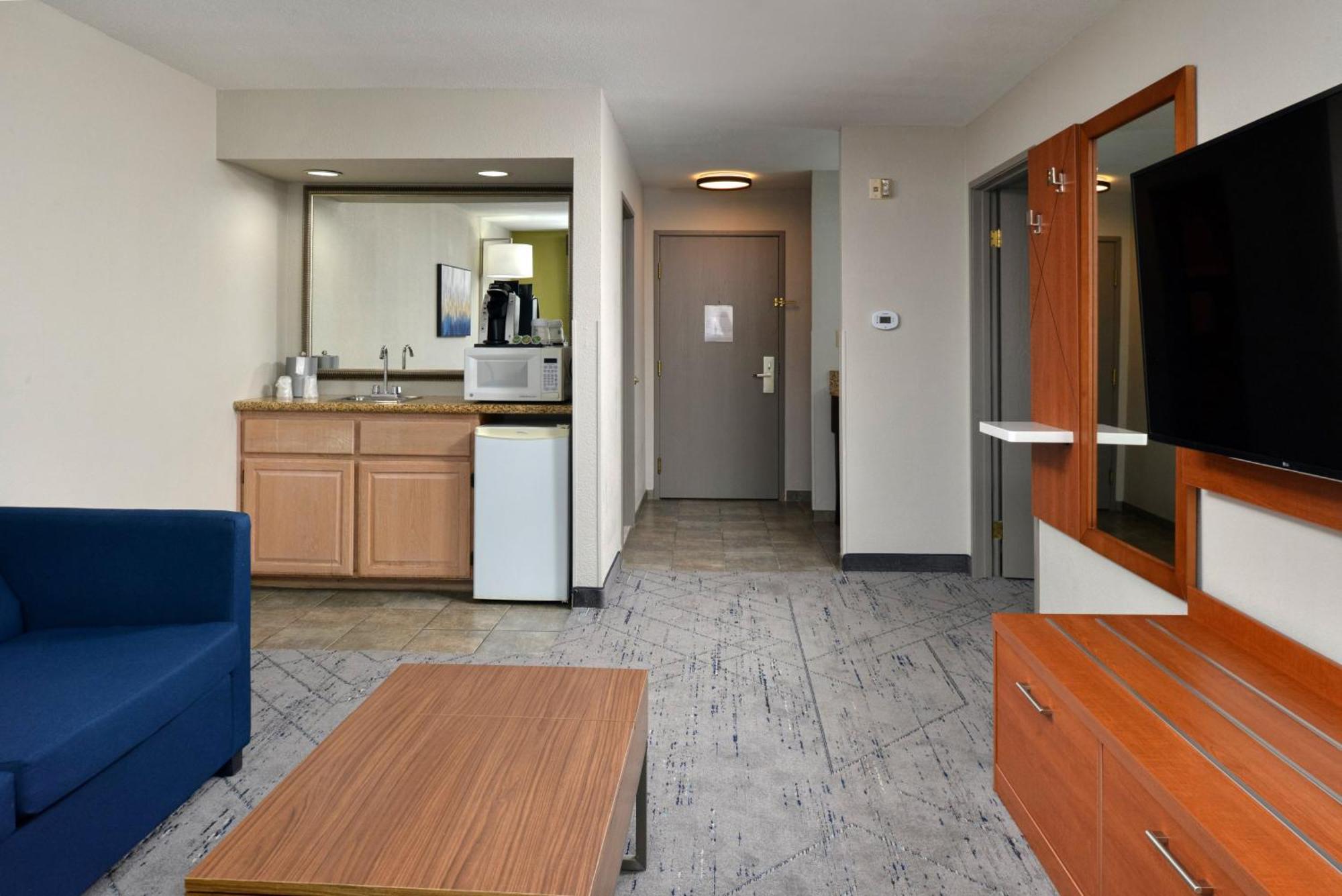 Holiday Inn Express Hotel & Suites Farmington By Ihg Екстериор снимка