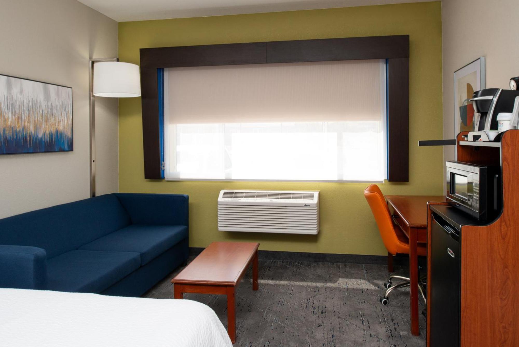 Holiday Inn Express Hotel & Suites Farmington By Ihg Екстериор снимка