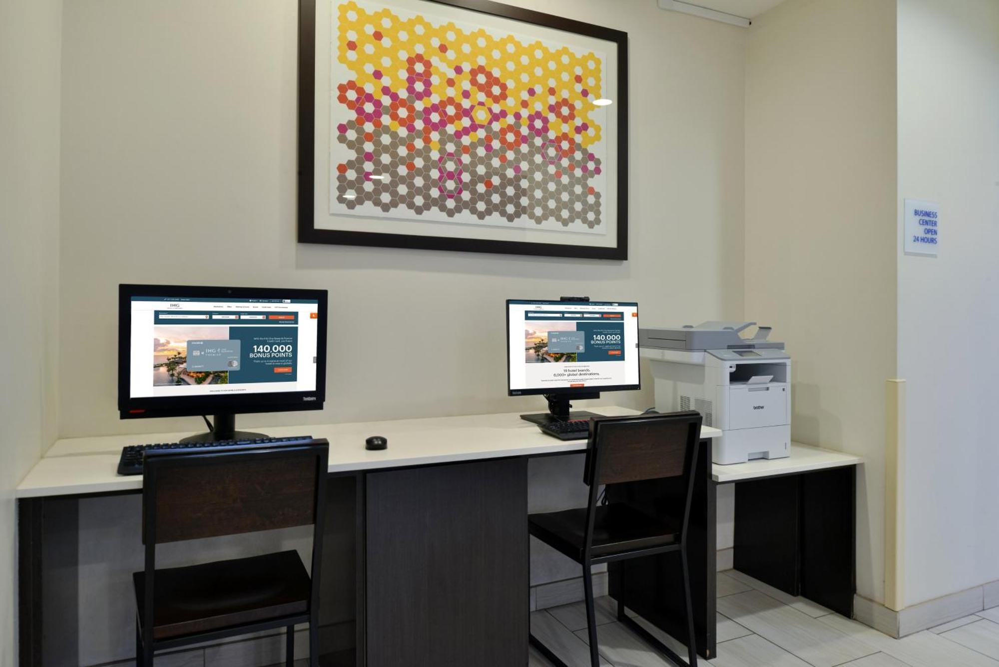 Holiday Inn Express Hotel & Suites Farmington By Ihg Екстериор снимка