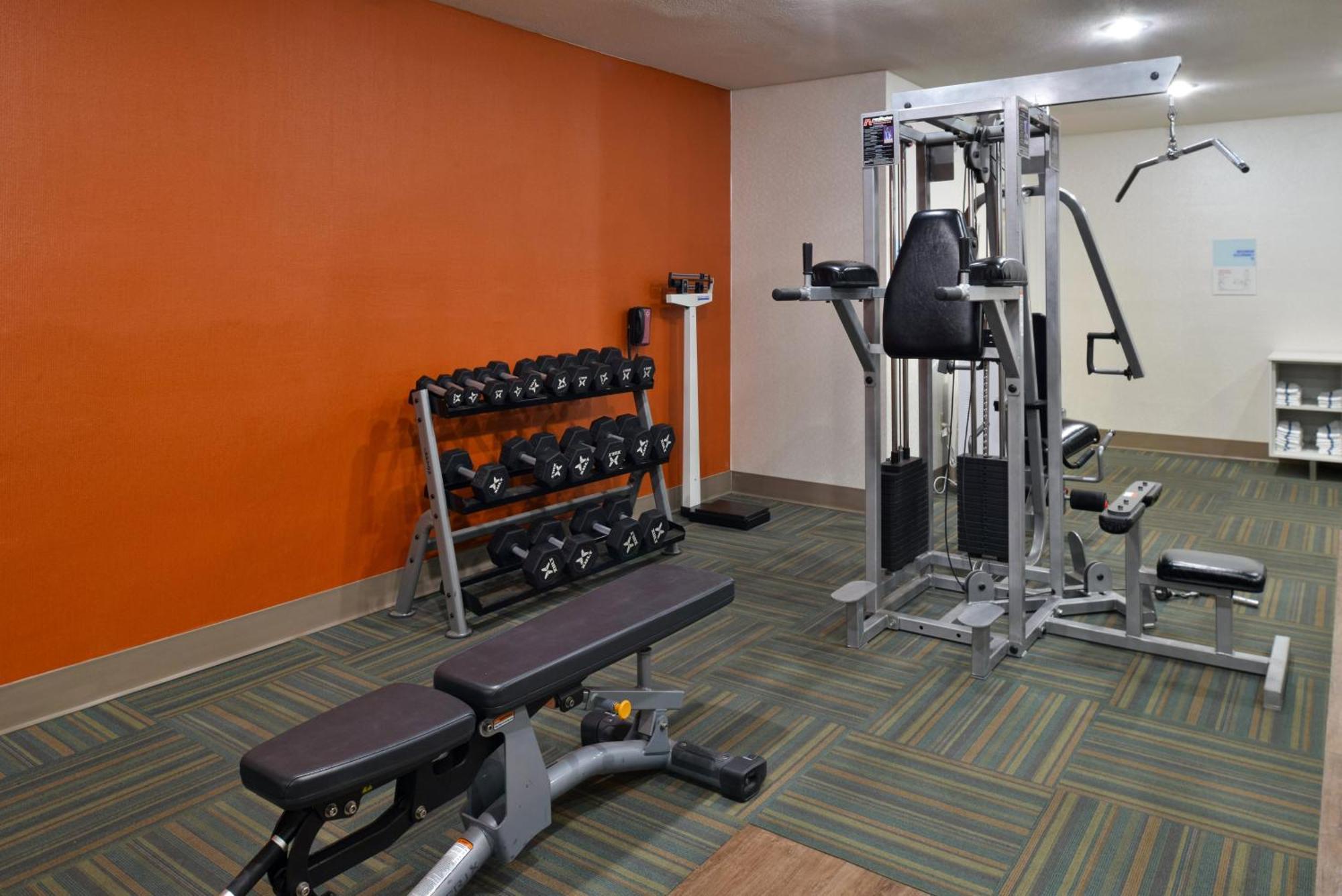 Holiday Inn Express Hotel & Suites Farmington By Ihg Екстериор снимка
