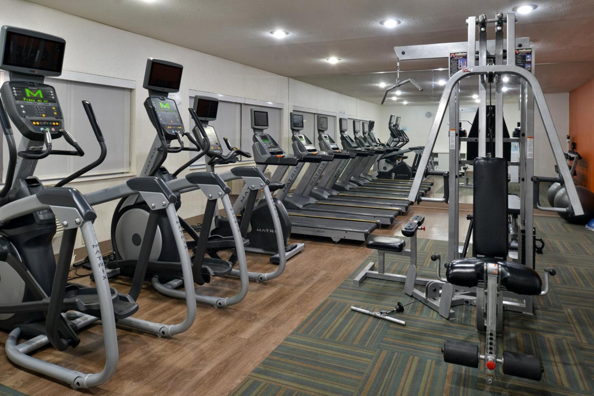 Holiday Inn Express Hotel & Suites Farmington By Ihg Екстериор снимка
