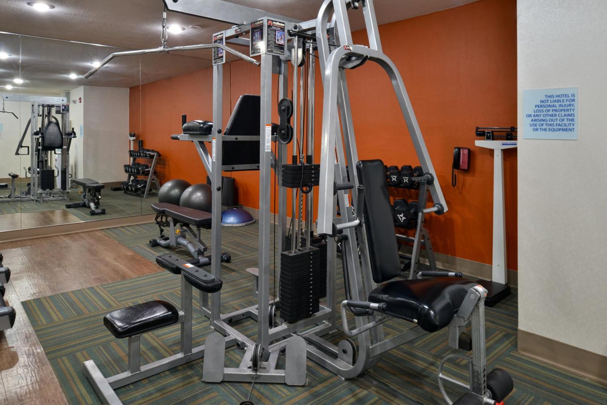 Holiday Inn Express Hotel & Suites Farmington By Ihg Екстериор снимка